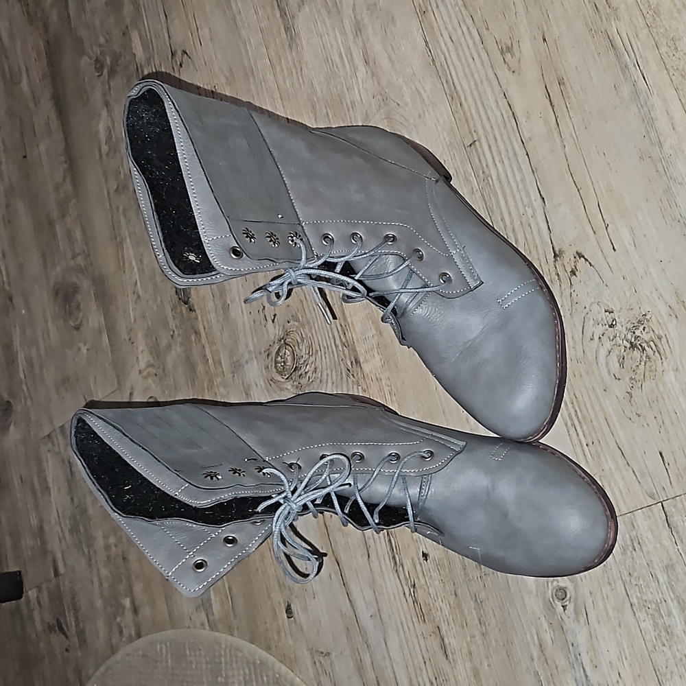 Moto boots